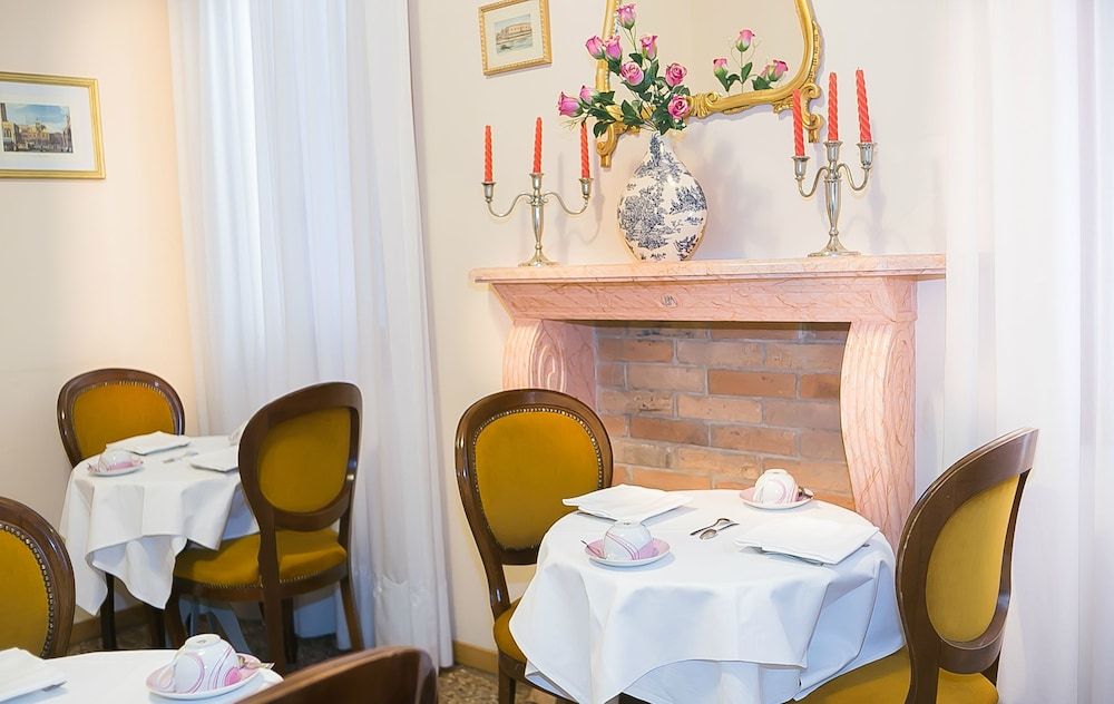 undefined Ca' Leon D'Oro 9