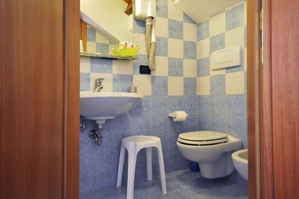 undefined Ca' Leon D'Oro 8