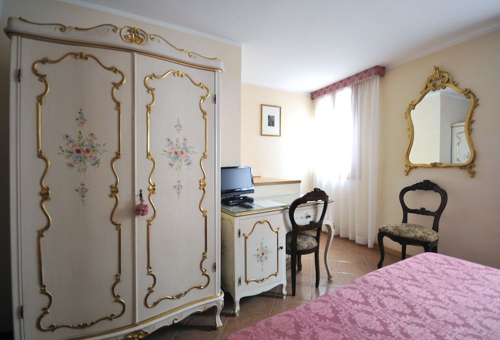 Ca' Leon D'Oro Standard Double or Twin Room 21