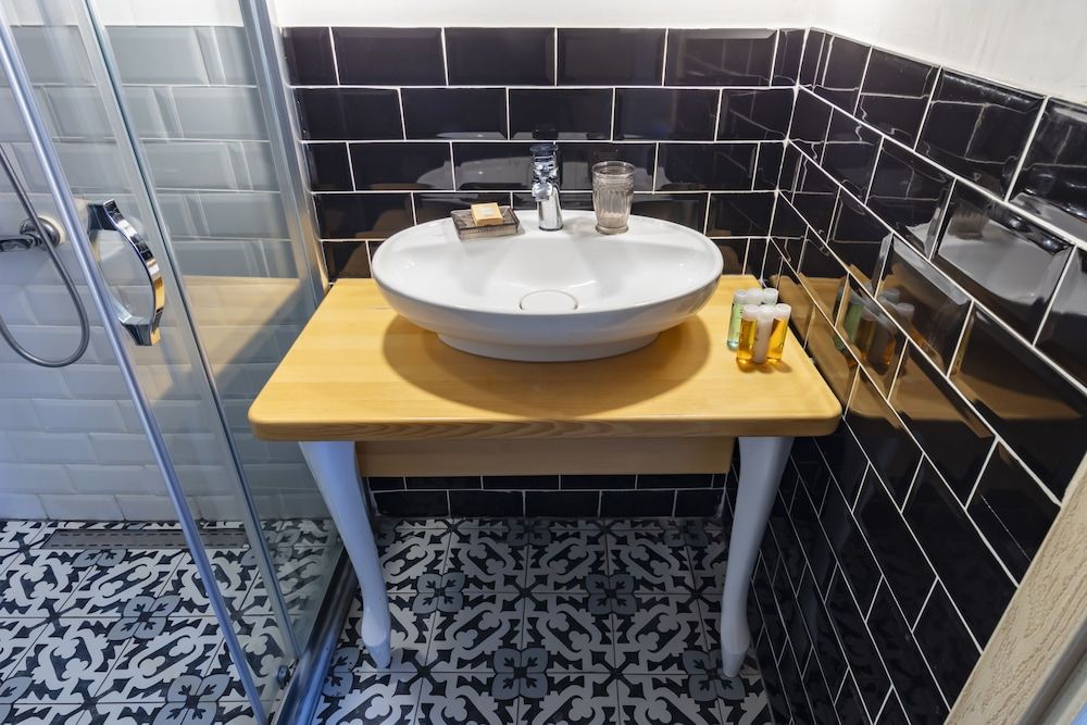 Cezayir Rooms Deluxe Room 9