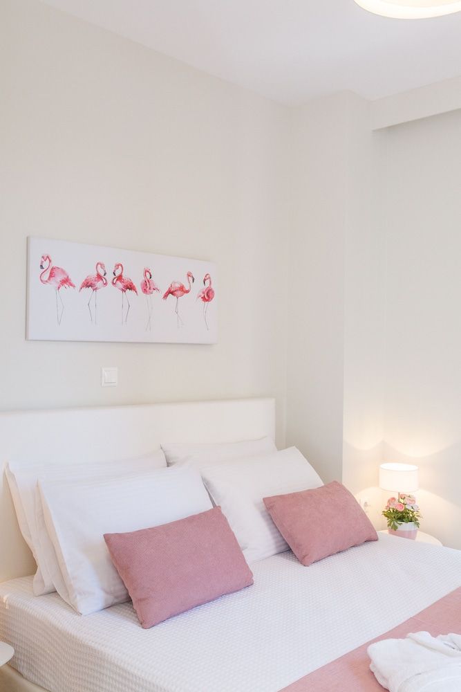 Tins Hotel City Deluxe Queen Suite, City View 13