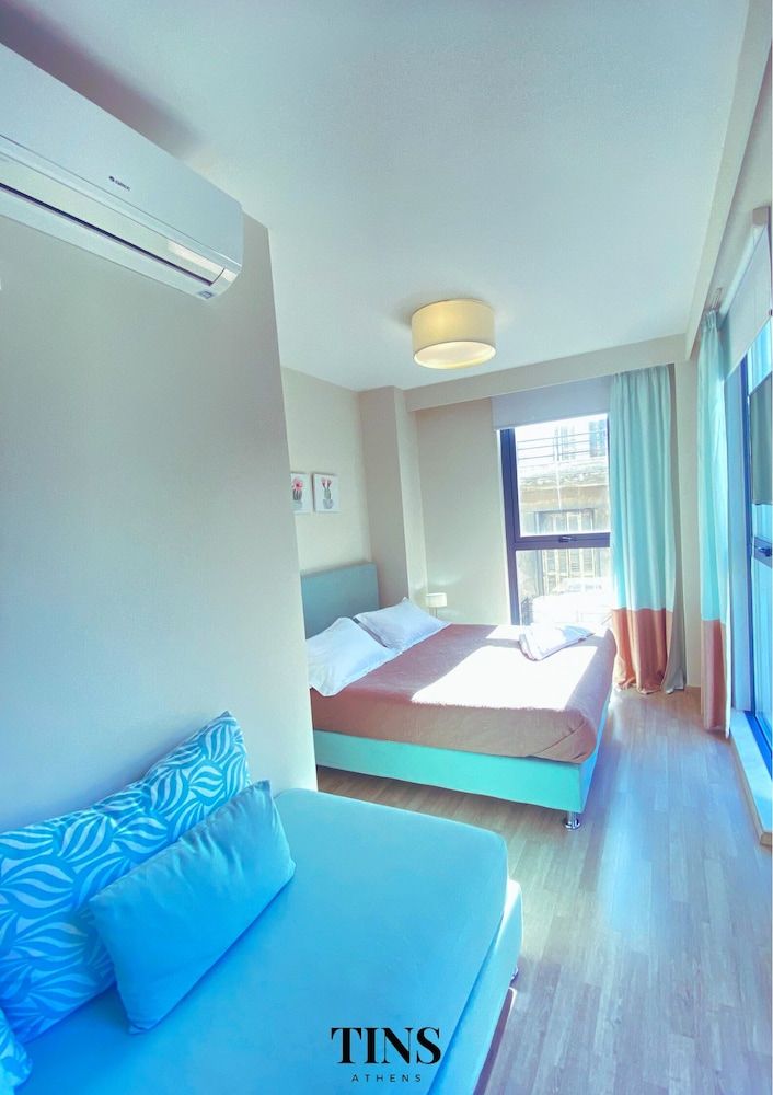 Tins Hotel City Deluxe Queen Suite, City View 12