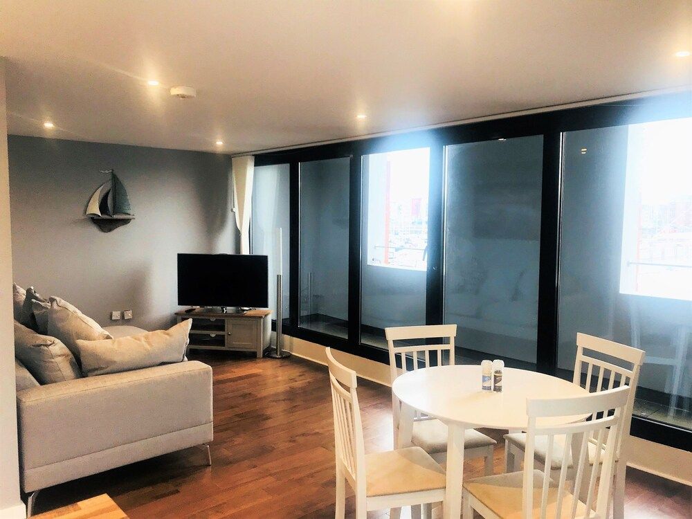 Ice House Apartments Deluxe Apartment, 1 Bedroom, Balcony, Harbor View 4