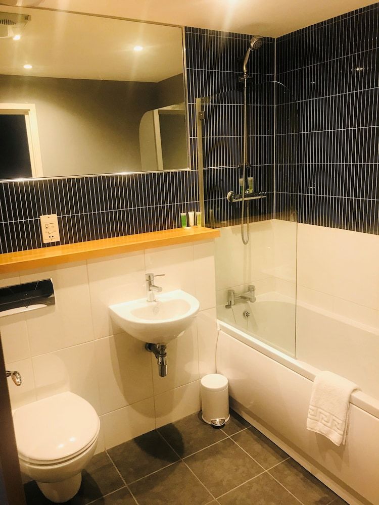 Ice House Apartments Executive Apartment, Multiple Beds, Non Smoking 3