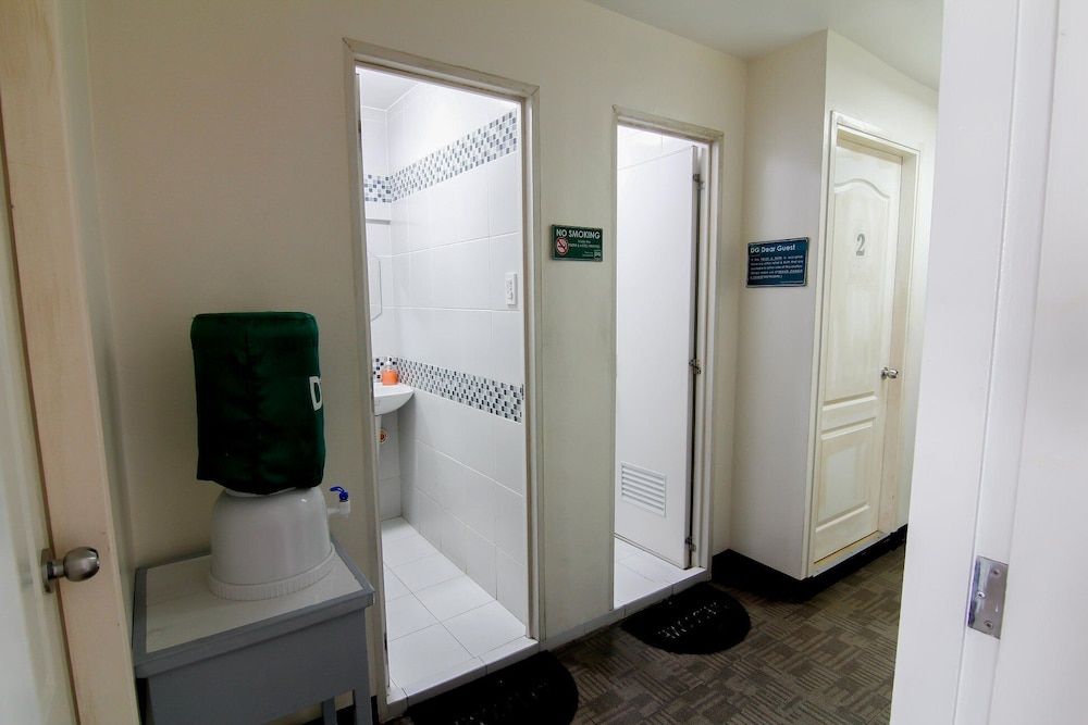 DG Budget Hotel Salem Standard room with shared bathroom 3