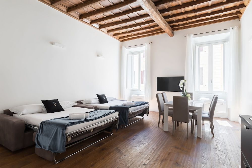 undefined A World Aparts - 104 Frattina 9