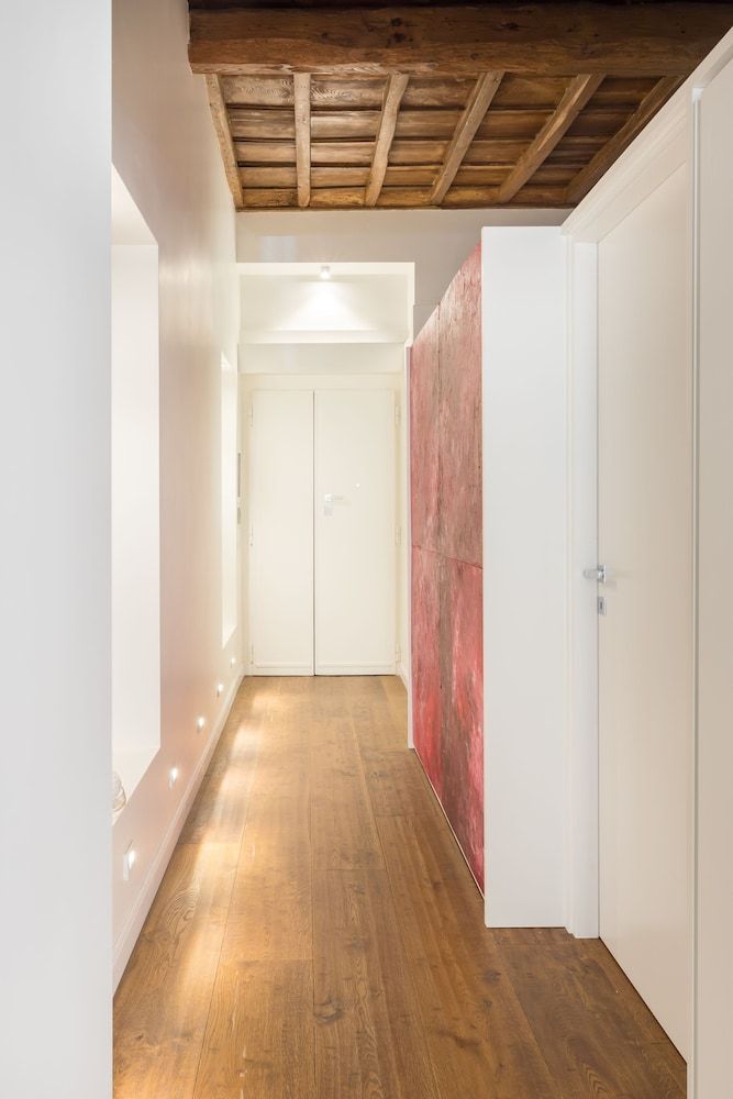 undefined A World Aparts - 104 Frattina 10