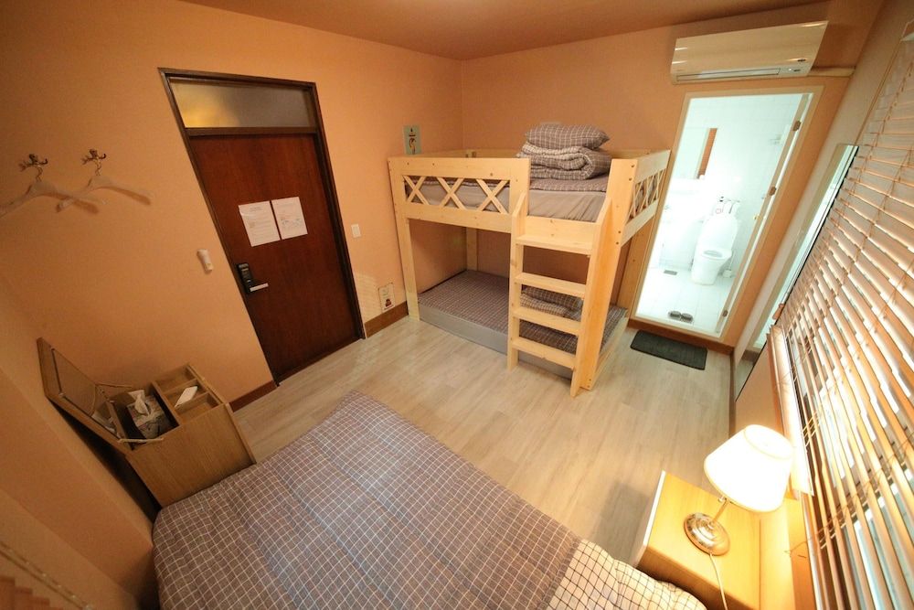 undefined Stitches House - Hostel 10