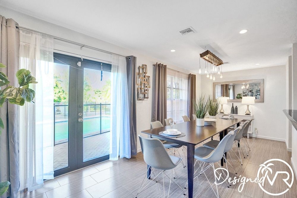 Stunning Waterfront 3BR with Heated POOL House 8