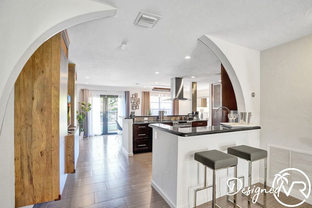 Stunning Waterfront 3BR with Heated POOL House 10