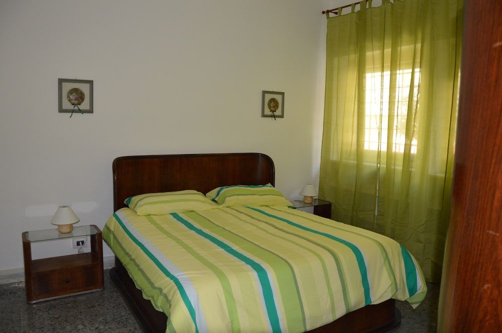 undefined Labriola St Peter's House - Parking 3