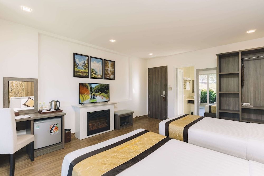 Dalat Wonder Resort Deluxe Twin Room 3