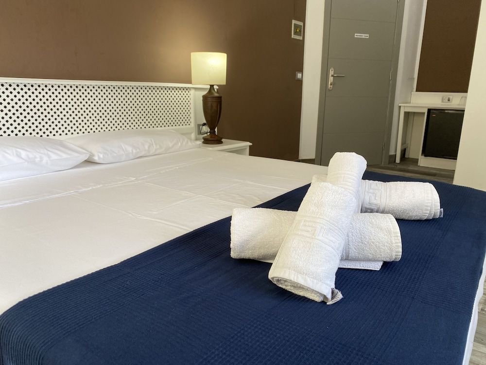 Hotel Pension Cassandra Deluxe Double or Twin Room 3