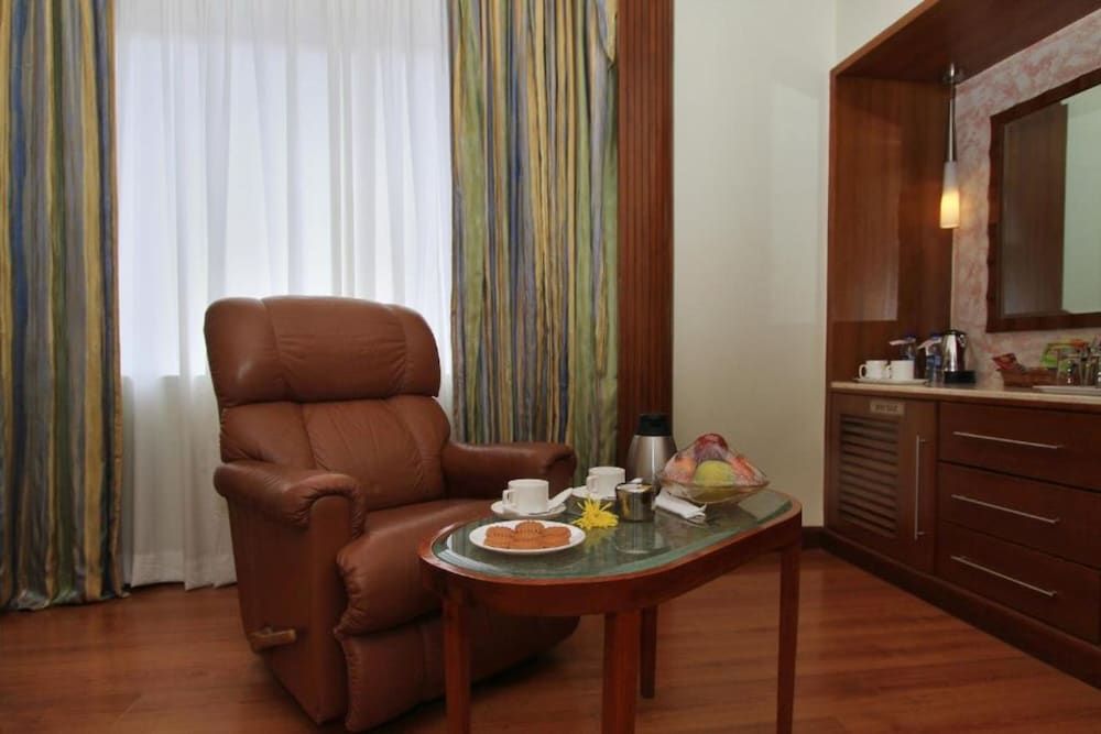 undefined La Sara Grand 8