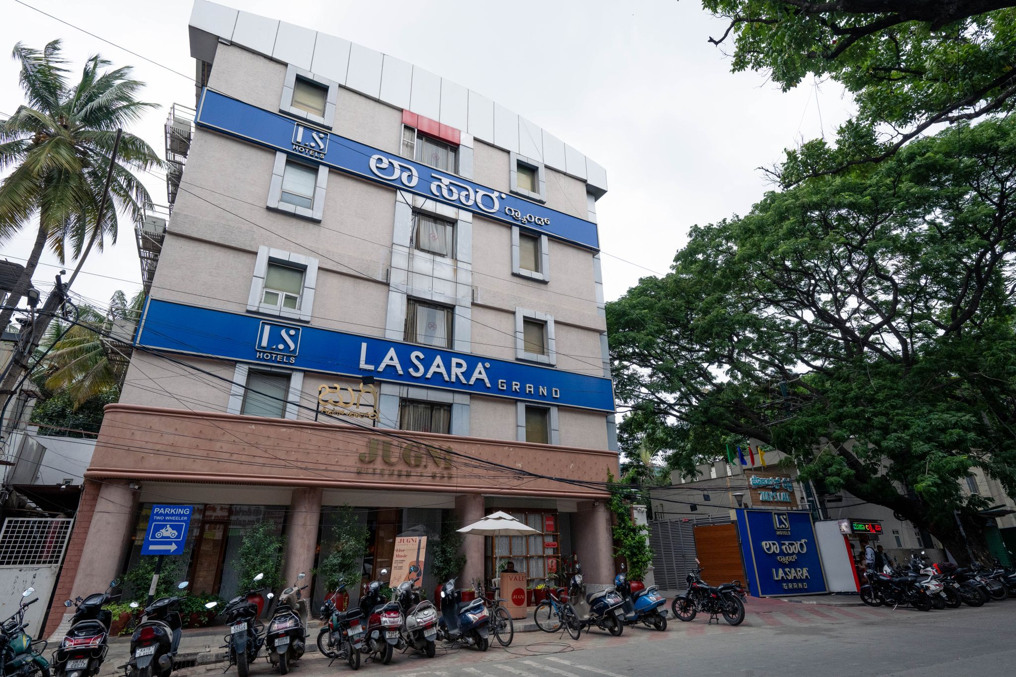 undefined La Sara Grand 9