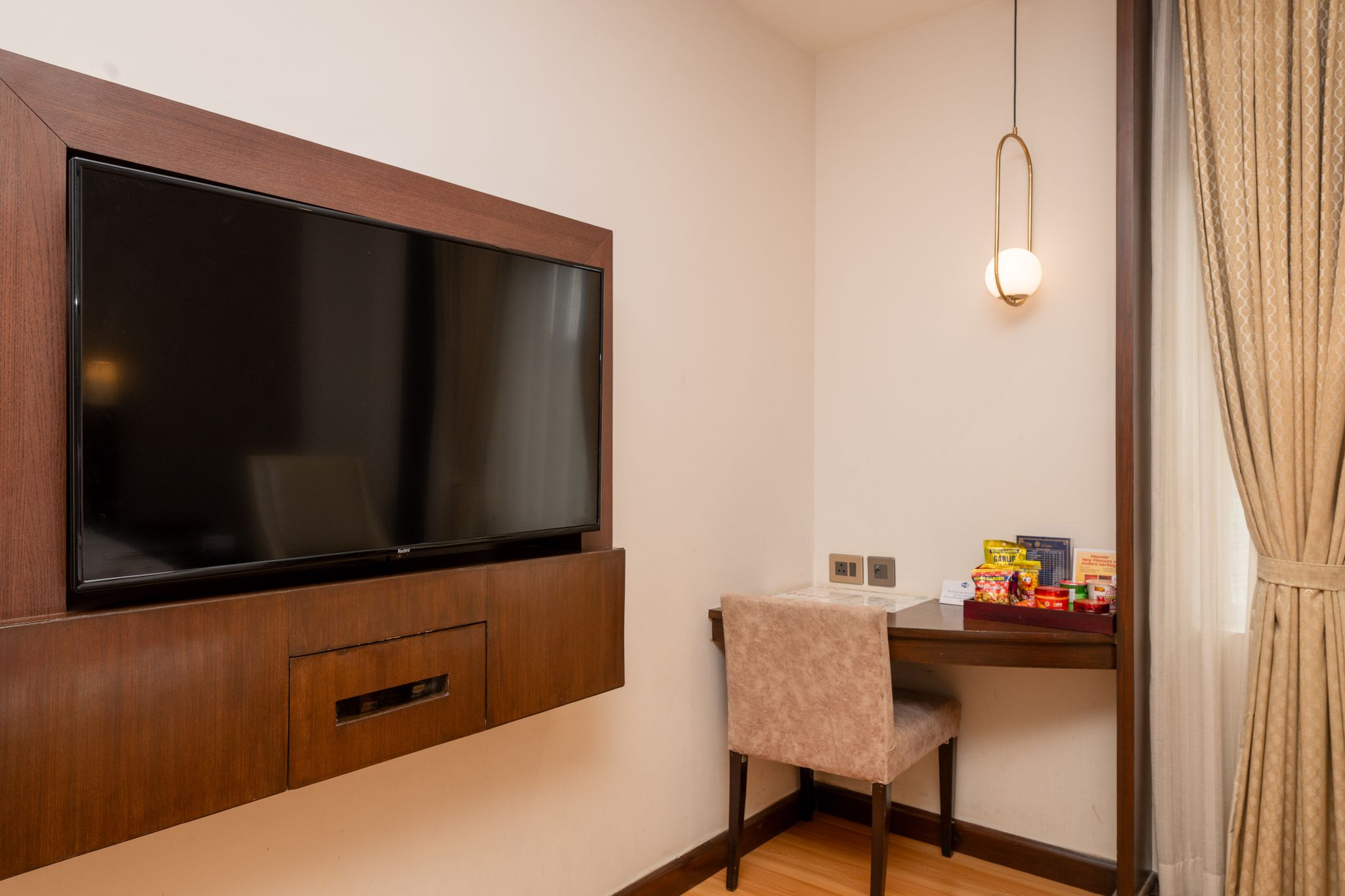 La Sara Grand Standard Room 3