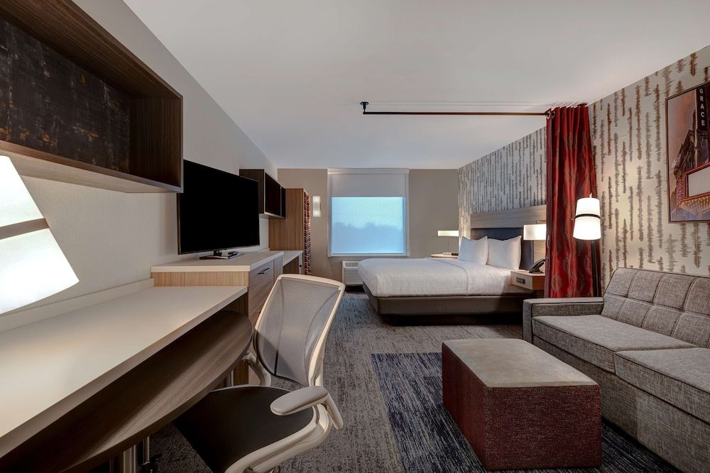 Studio, 1 King Bed, Accessible (Hearing)