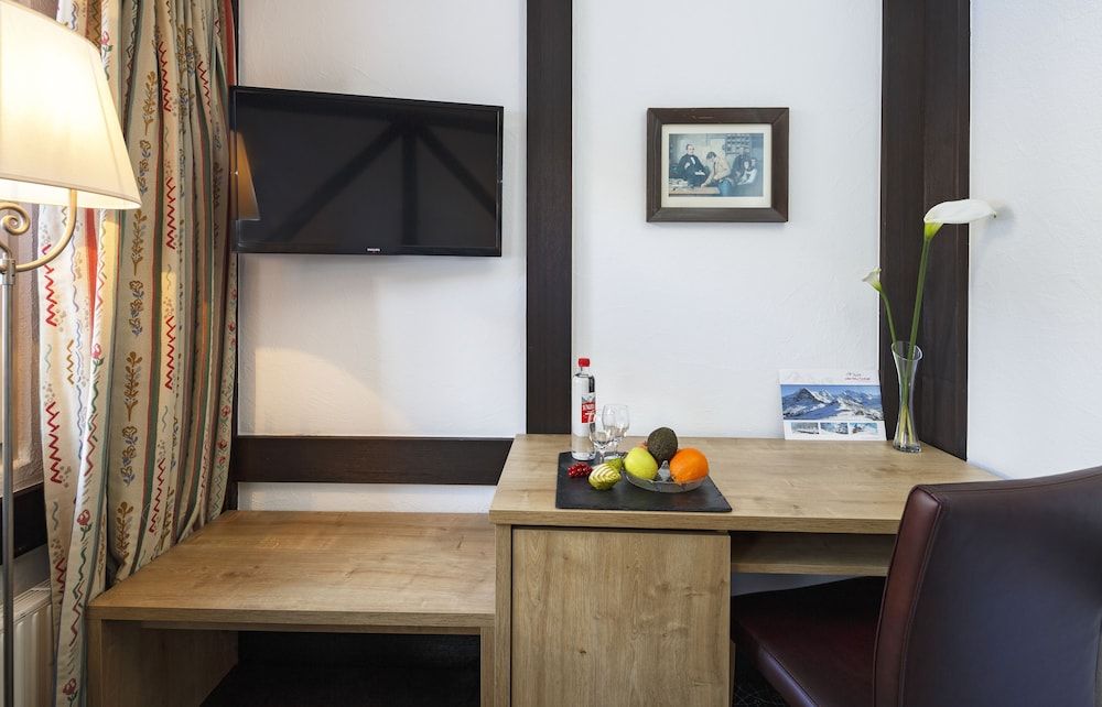 Derby Swiss Quality Hotel Double Room (Cosy, to the north side) 12