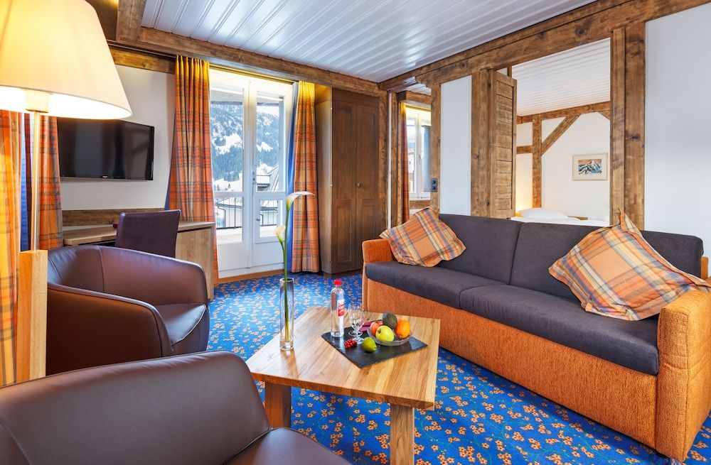 Derby Swiss Quality Hotel Comfort Double Room, Balcony (Plus, with separate sofa area) 6