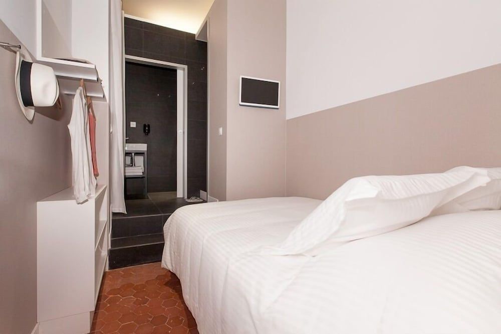 Ecozentric Economy Double Room, Patio 2