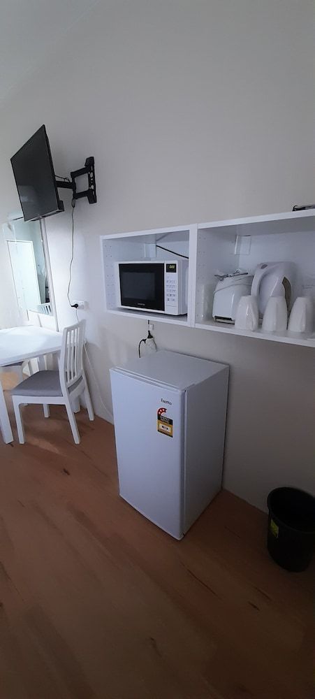 Aromet Motor Inn Triple Room, 3 Twin Beds 6