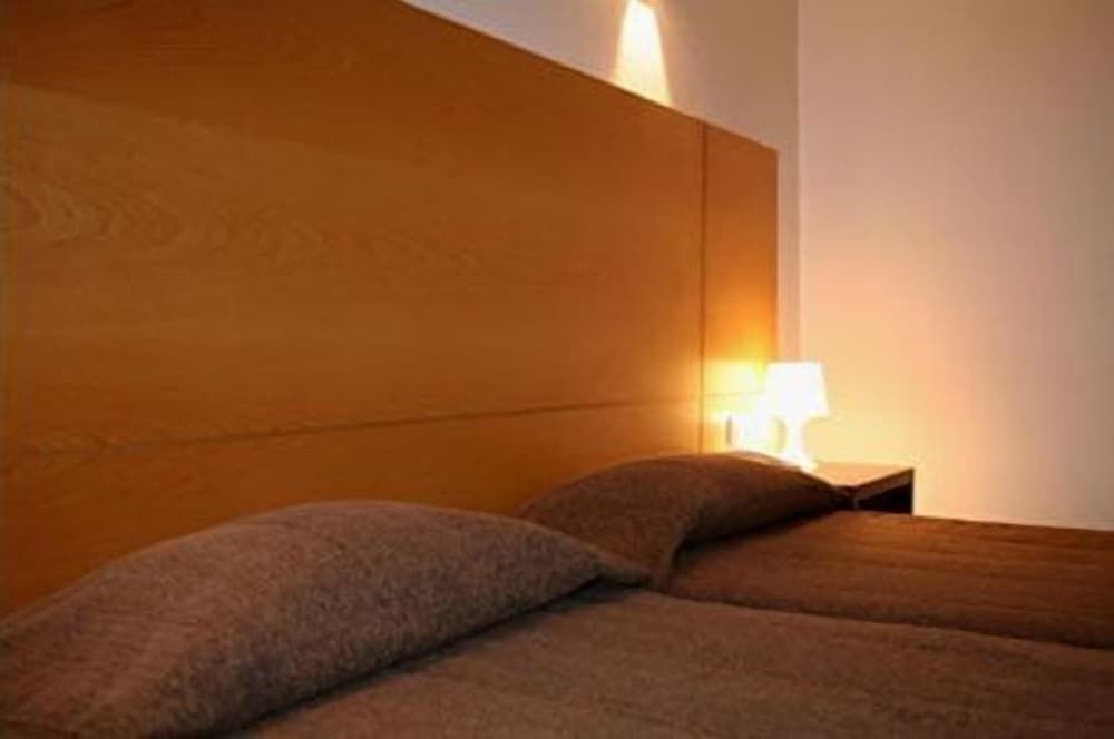 Flag Hotel Barcelos Twin Room 5