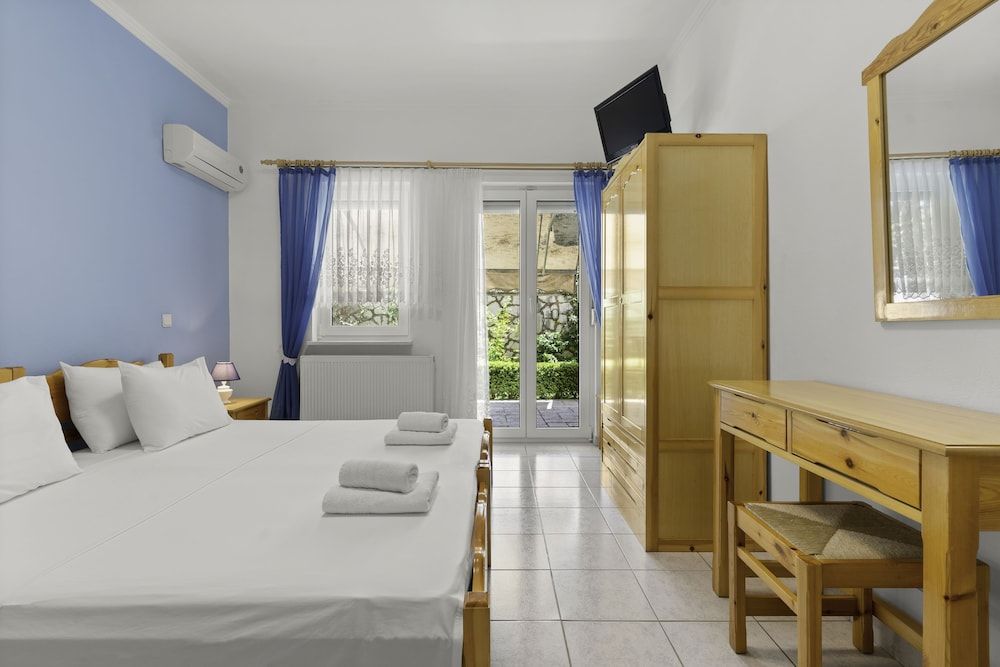 Delphin Rooms Sivota