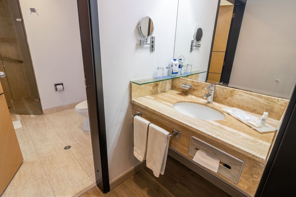 Ghl Hotel Abadia Plaza Standard Single Room, 1 King Bed 10