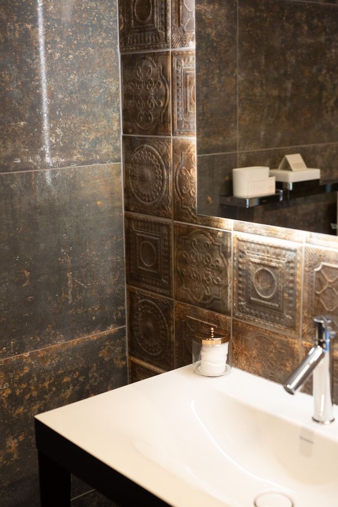 Quite Simply French Luxury Suite 2