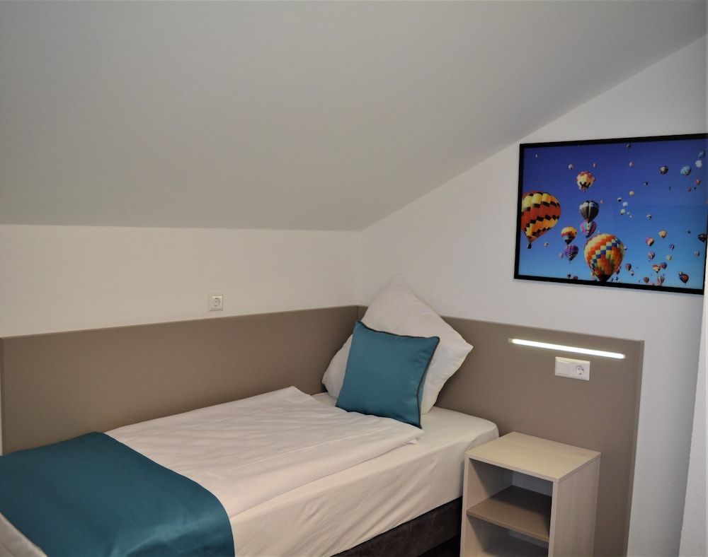Single Room, Shared Bathroom, City View