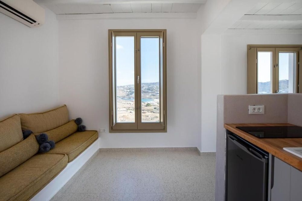Due Mari Mykonos Deluxe Suite, Sea View (Sofa bed/single use) 12