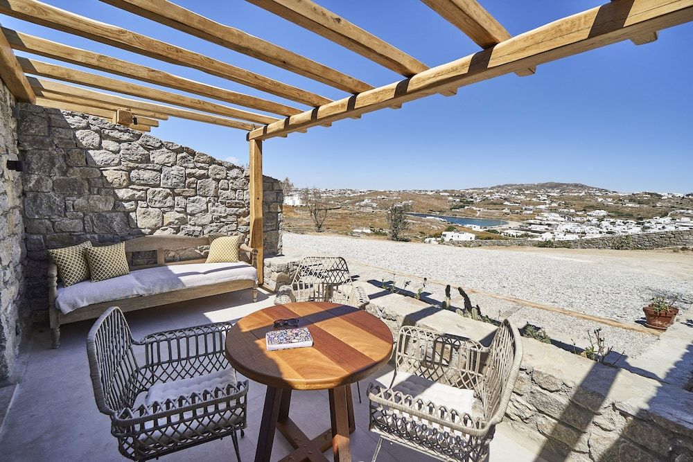 Due Mari Mykonos Deluxe Suite, Sea View (Sofa bed/single use) 5