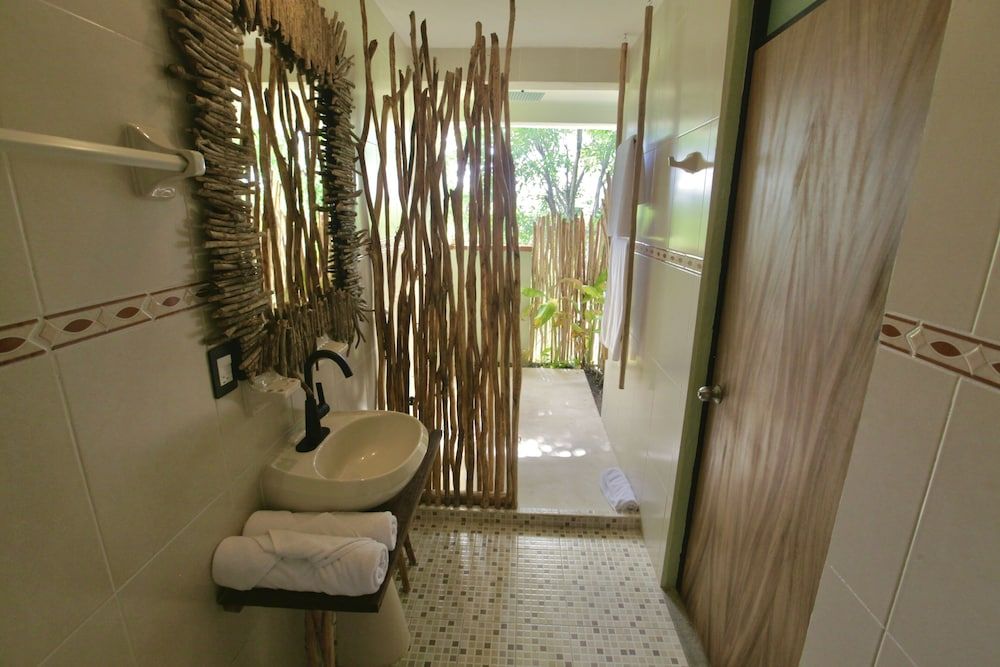 La Tulumeña Design Room, 1 Queen Bed, Terrace, Garden View 11