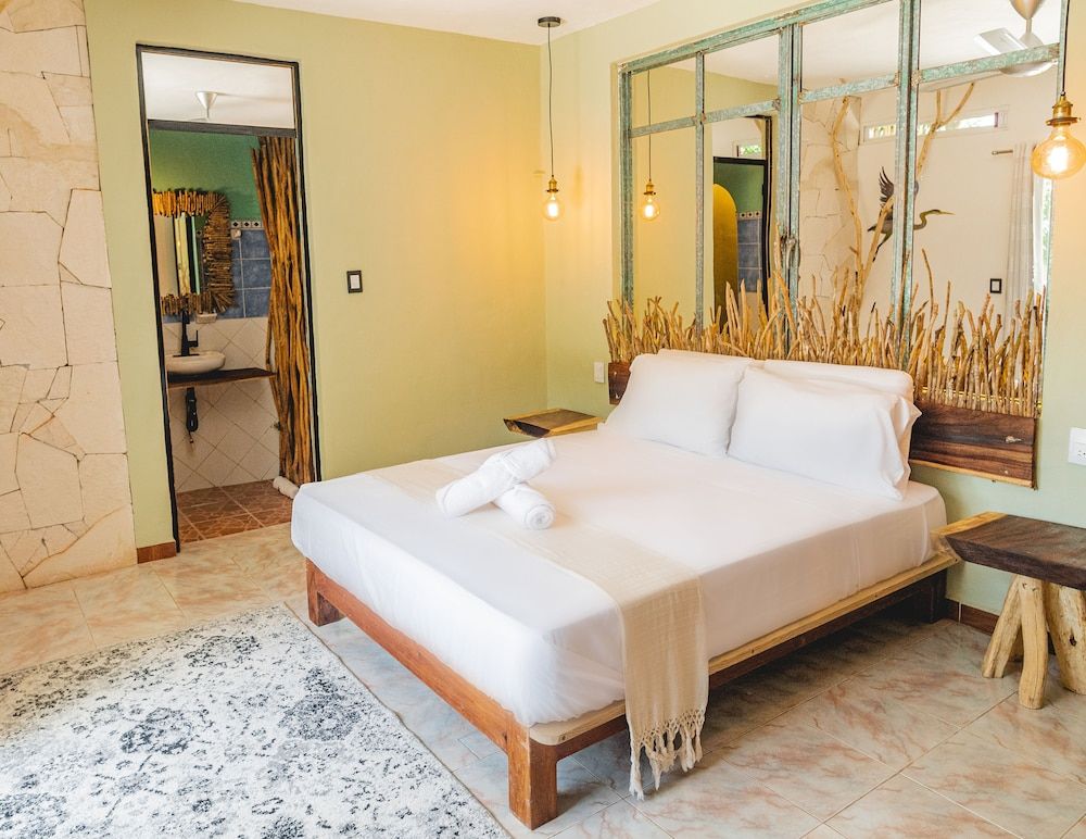 La Tulumeña Design Room, 1 Queen Bed, Terrace, Garden View 13