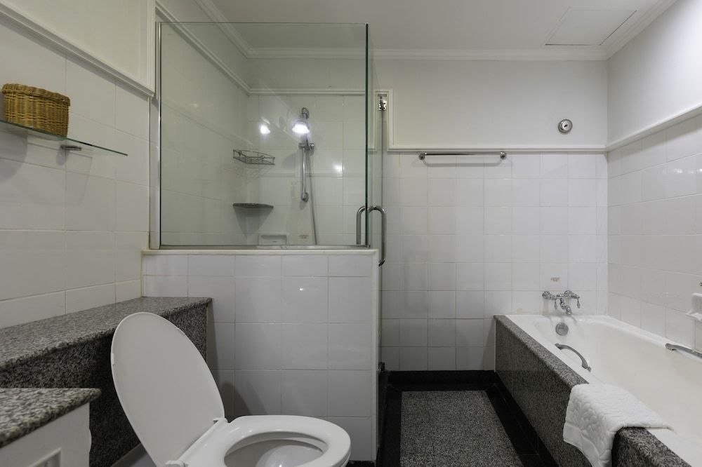 Cape House Hotel, Bangkok One Bedroom Suite With Free Executive Lounge 5