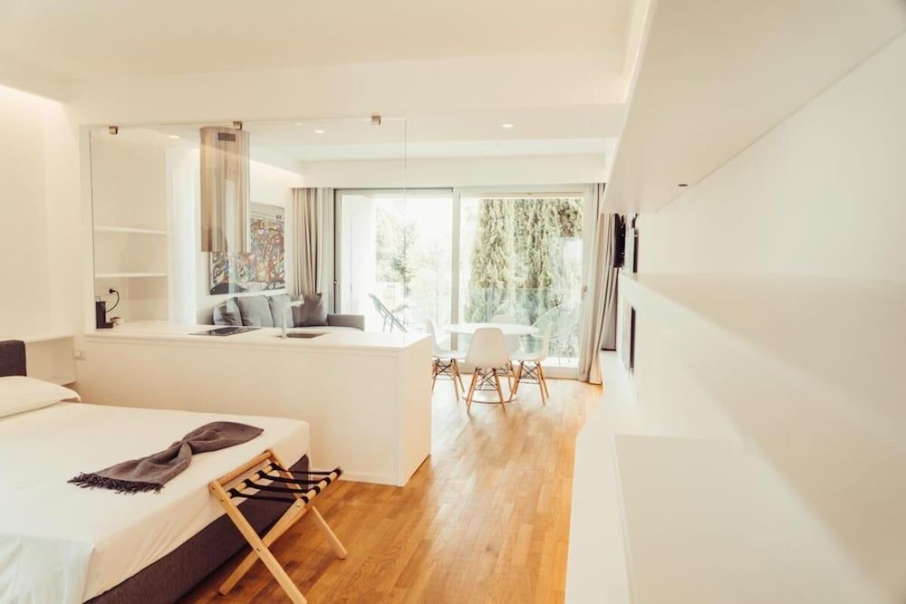 Marina Gardens Boutique&Suites