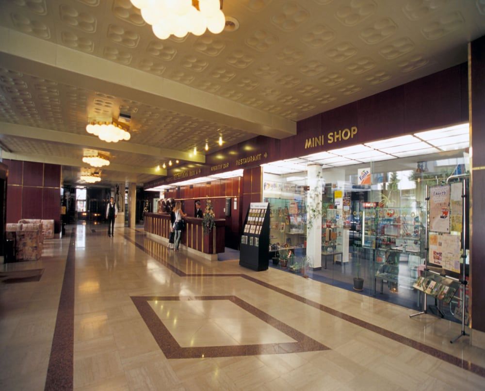 undefined Hotel Laguna 9