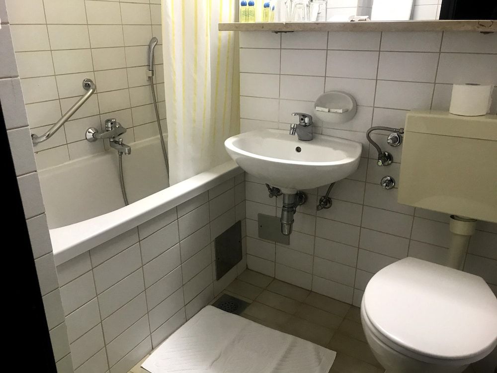 undefined Hotel Laguna 8