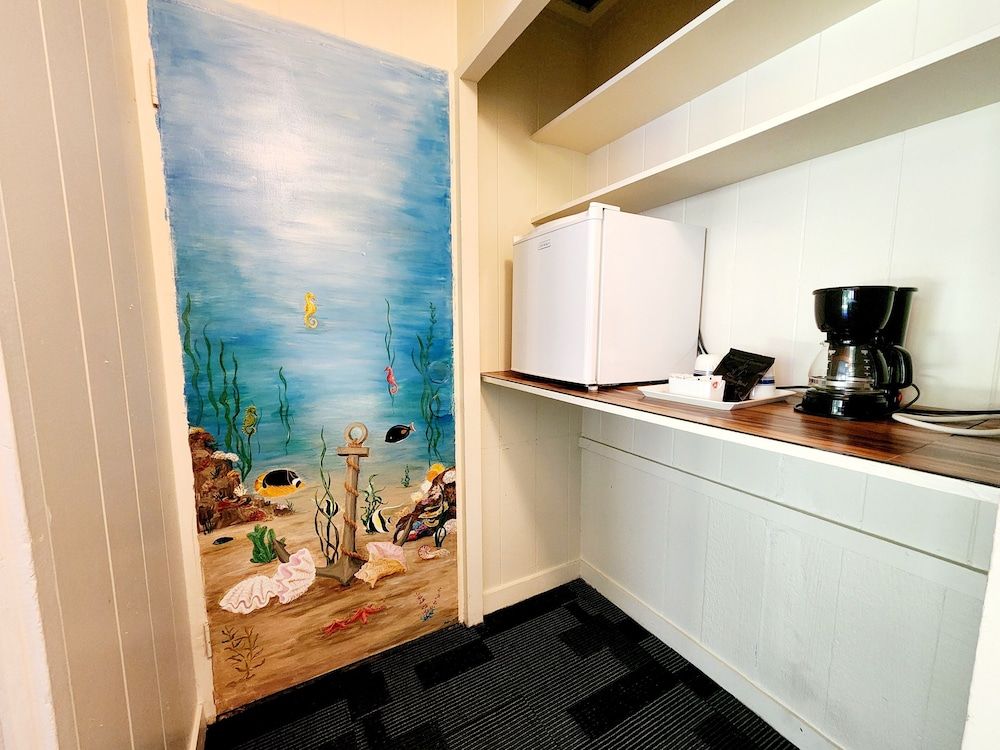 Arnott's Lodge Basic Twin Room 2