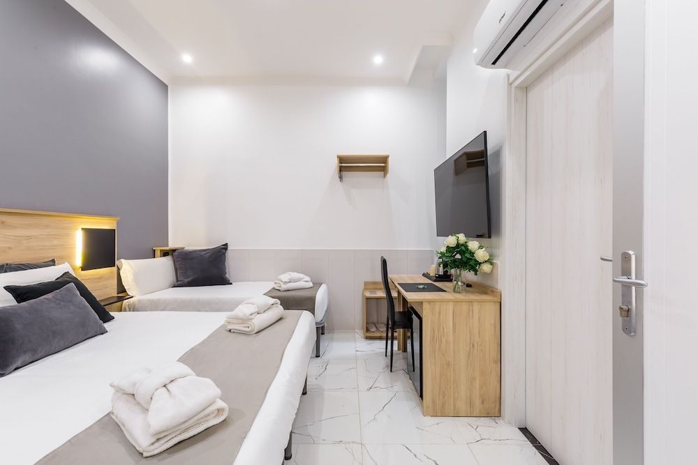 Sant'Angelo Suites Standard Triple Room 2