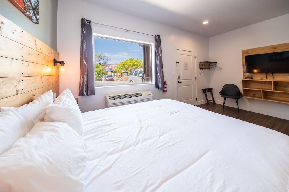 Kanab Suites Signature Studio, 1 King Bed 2