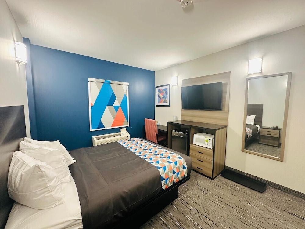 Superior Barrio Free Room 1 Queen Bed