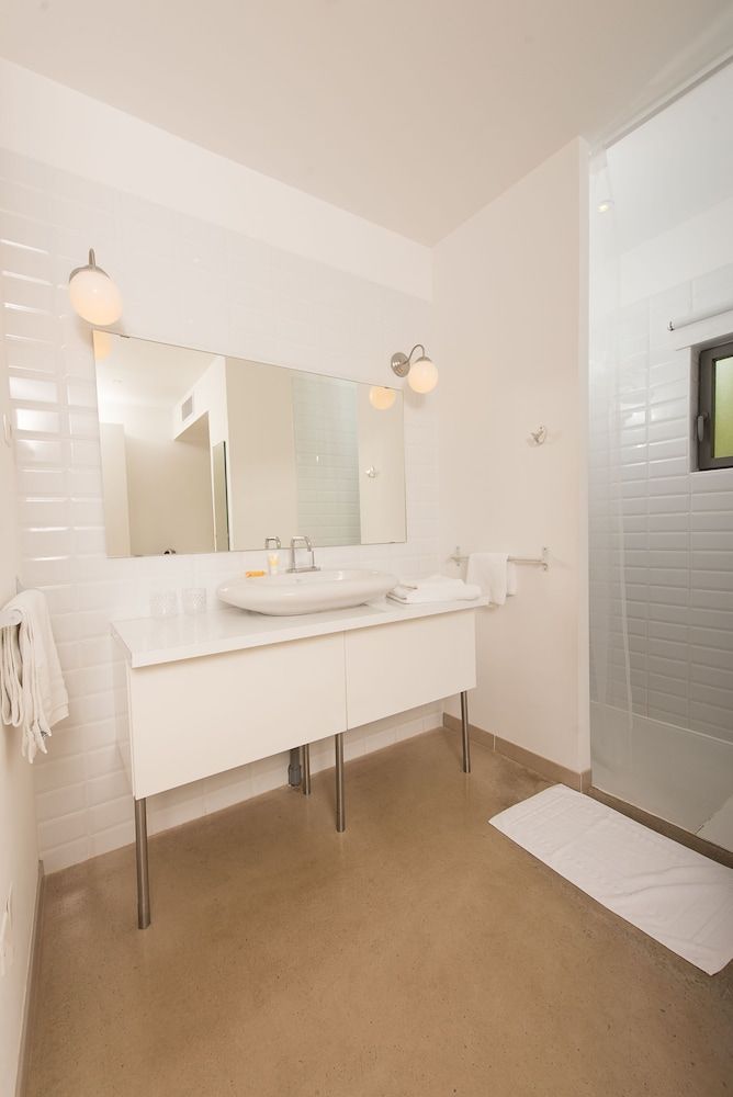 Hotel 96 Deluxe Room 20