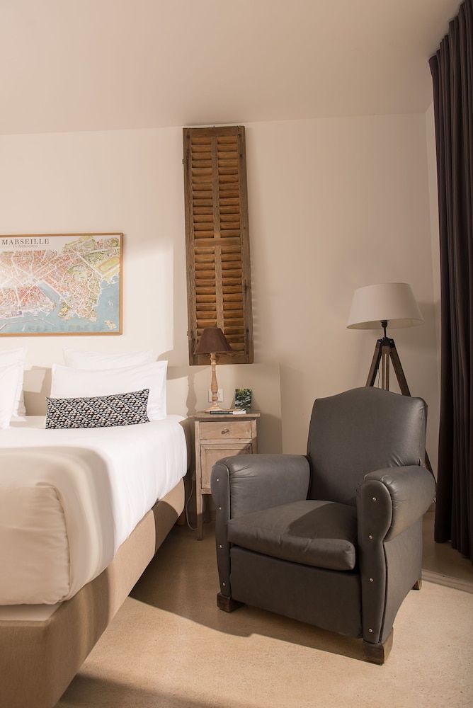 Hotel 96 Deluxe Room 4