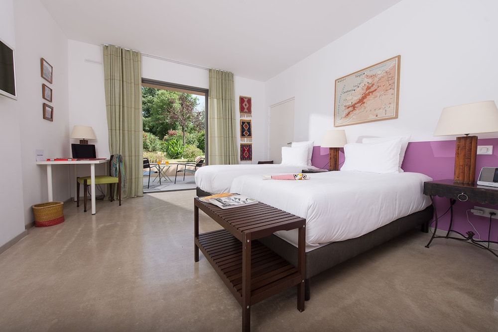 Hotel 96 Deluxe Room 8