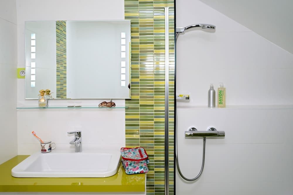 Hotel 96 Deluxe Room 23