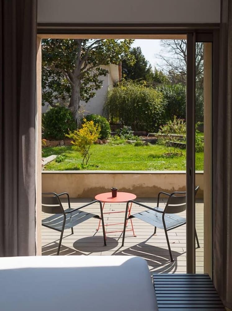 Hotel 96 Deluxe Room 18