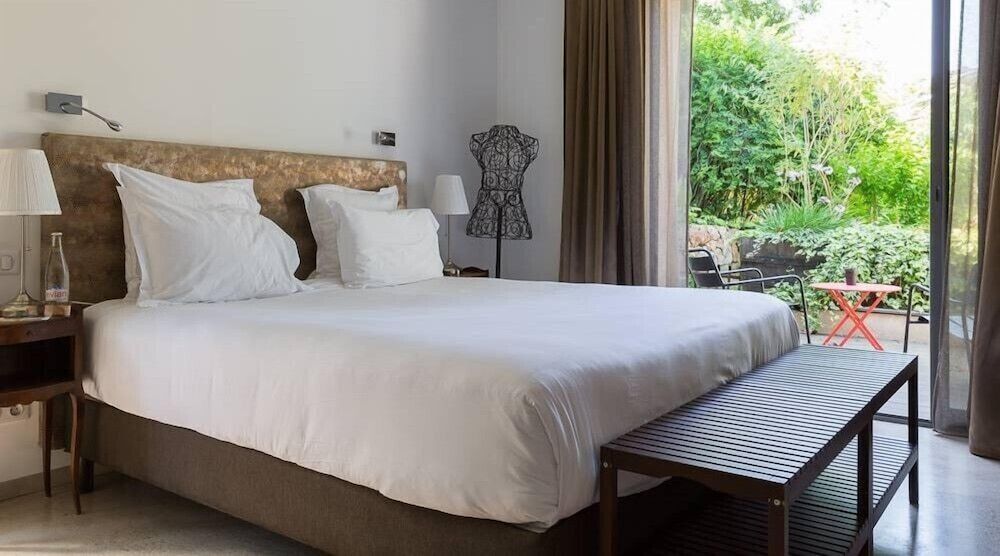 Hotel 96 Deluxe Room 16