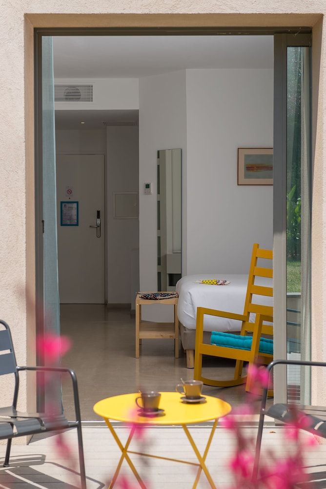 Hotel 96 Deluxe Room 38