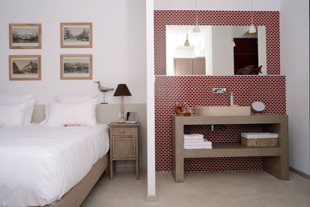 Hotel 96 Deluxe Room 12